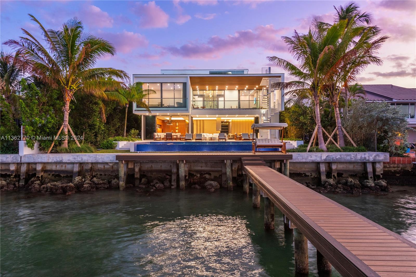 1785 Cleveland Rd, Miami Beach, Florida 33141, 6 Bedrooms Bedrooms, ,6 BathroomsBathrooms,Residential,For Sale,1785 Cleveland Rd,A11362770