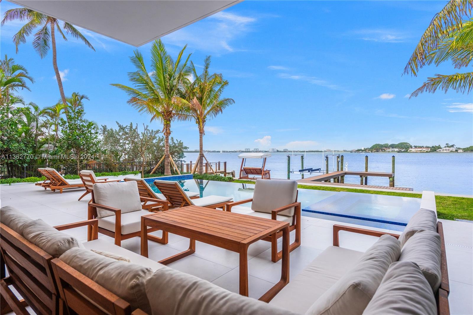 1785 Cleveland Rd, Miami Beach, Florida 33141, 6 Bedrooms Bedrooms, ,6 BathroomsBathrooms,Residential,For Sale,1785 Cleveland Rd,A11362770