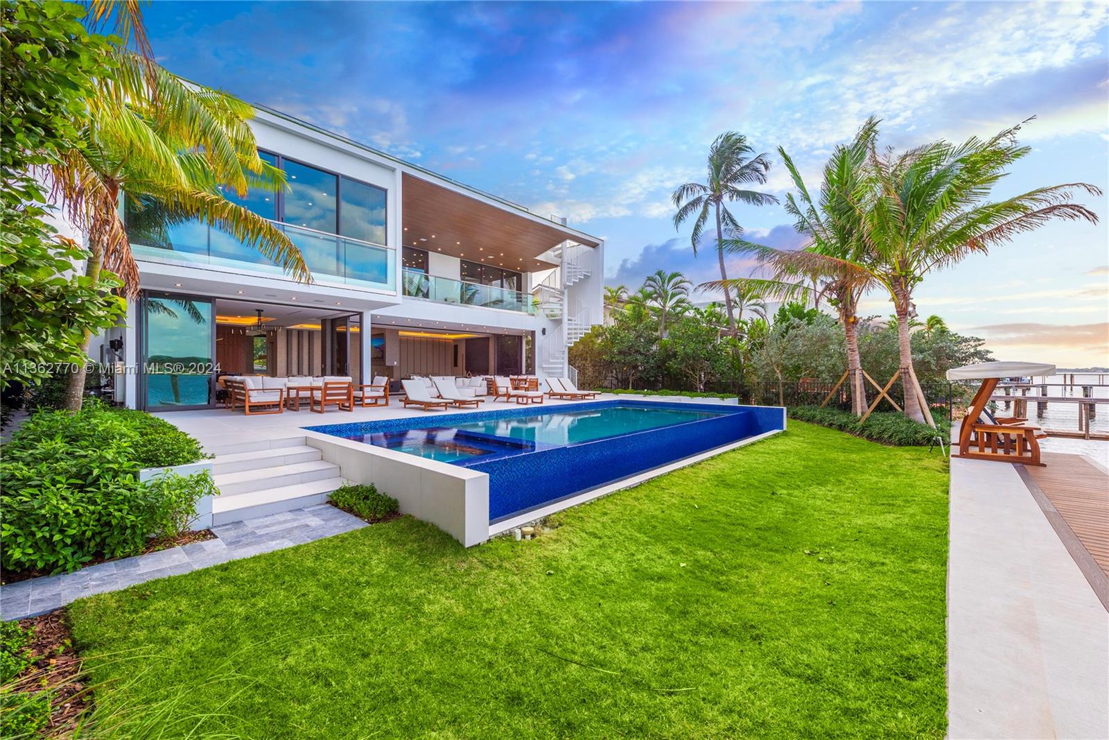 1785 Cleveland Rd, Miami Beach, Florida 33141, 6 Bedrooms Bedrooms, ,6 BathroomsBathrooms,Residential,For Sale,1785 Cleveland Rd,A11362770