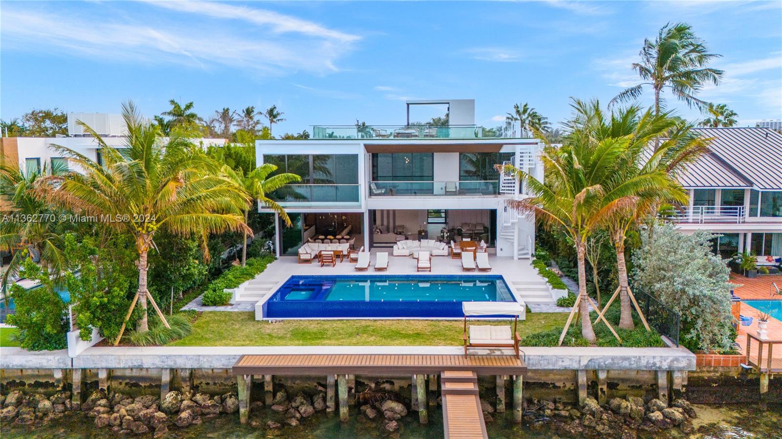 1785 Cleveland Rd, Miami Beach, Florida 33141, 6 Bedrooms Bedrooms, ,6 BathroomsBathrooms,Residential,For Sale,1785 Cleveland Rd,A11362770