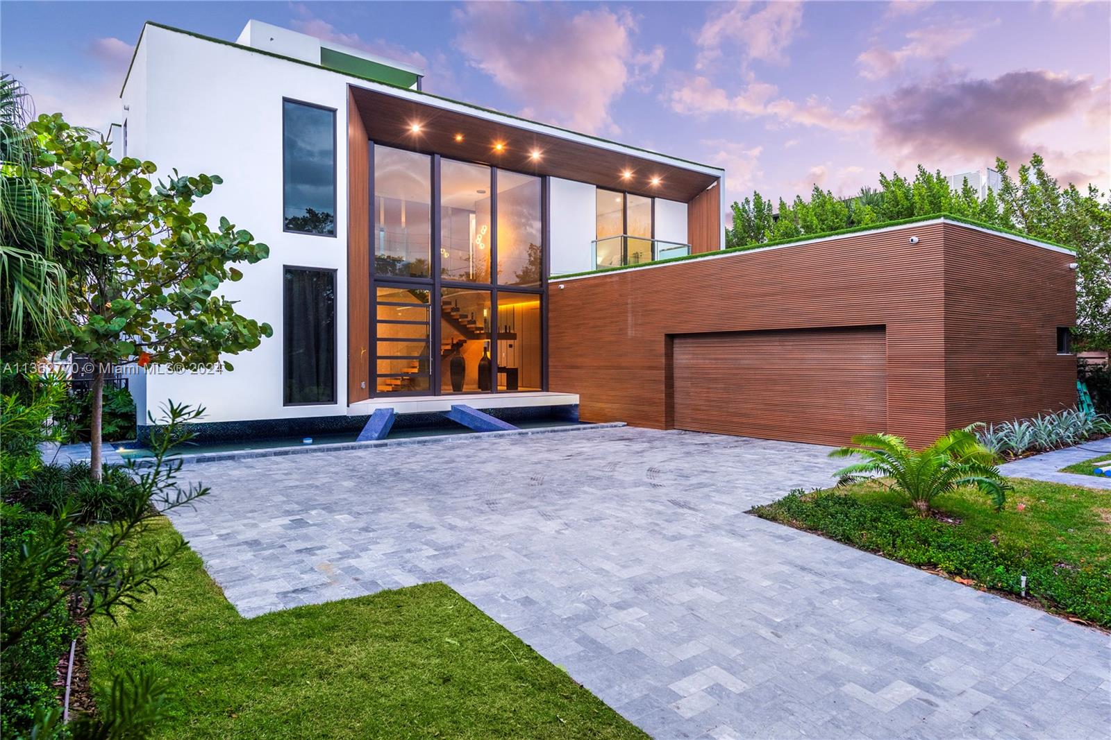 1785 Cleveland Rd, Miami Beach, Florida 33141, 6 Bedrooms Bedrooms, ,6 BathroomsBathrooms,Residential,For Sale,1785 Cleveland Rd,A11362770