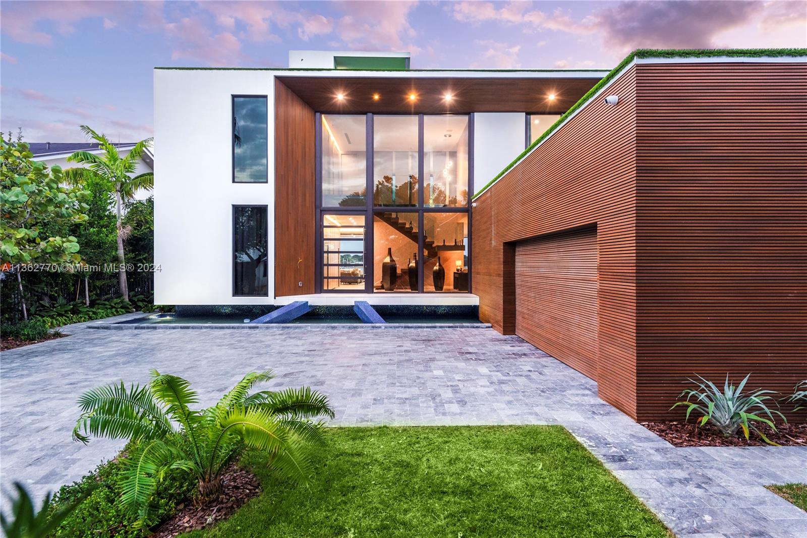 1785 Cleveland Rd, Miami Beach, Florida 33141, 6 Bedrooms Bedrooms, ,6 BathroomsBathrooms,Residential,For Sale,1785 Cleveland Rd,A11362770