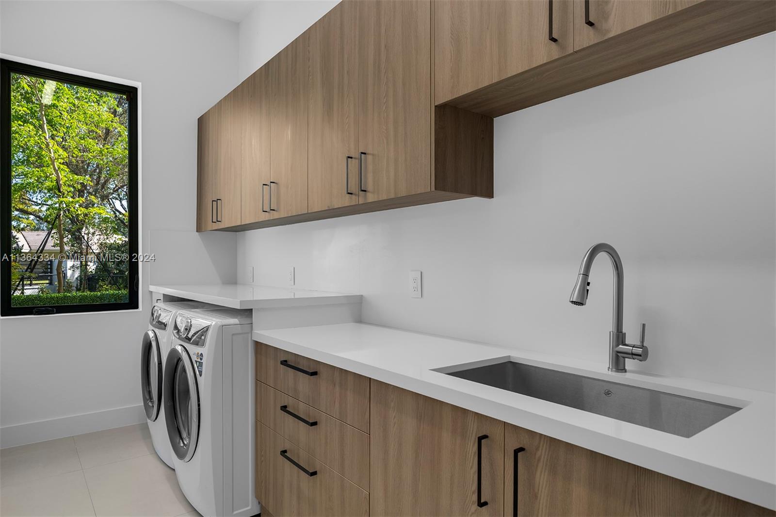 12500 64th Ave, Pinecrest, FL, 33156 United States, 7 Bedrooms Bedrooms, ,8 BathroomsBathrooms,Residential,For Sale,64th Ave,A11364334