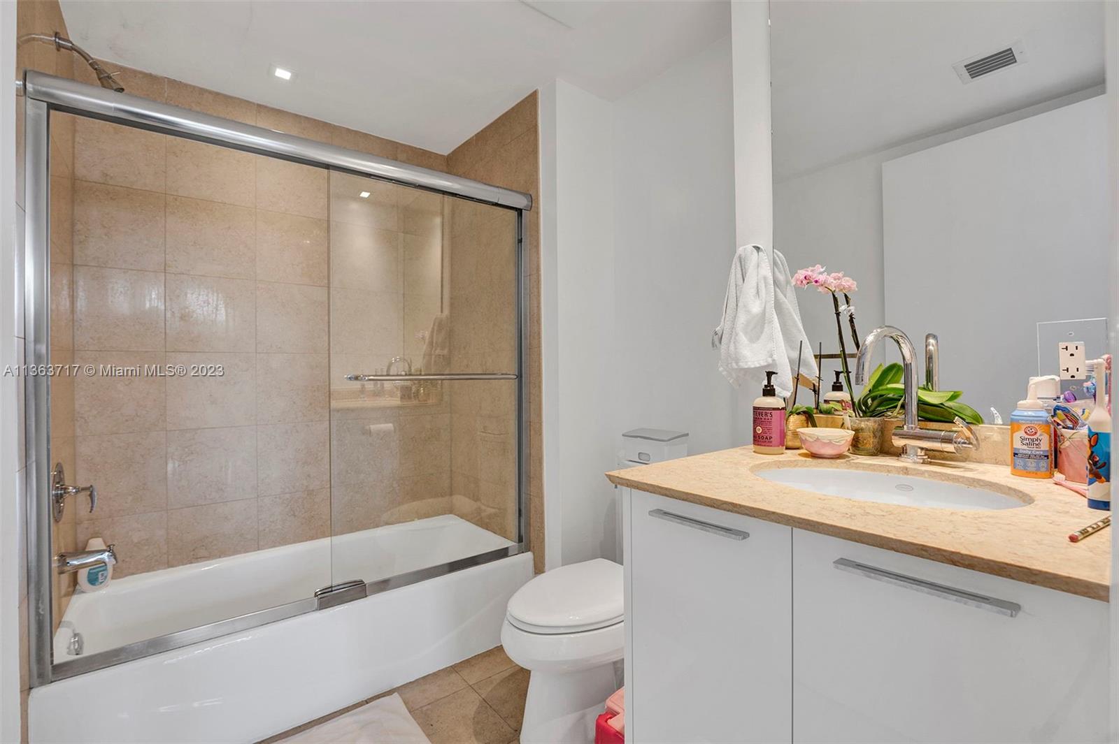 18911 Collins Ave, Sunny Isles Beach, FL, 33160 United States, 3 Bedrooms Bedrooms, ,4 BathroomsBathrooms,Residential,For Sale,Collins Ave,A11363717