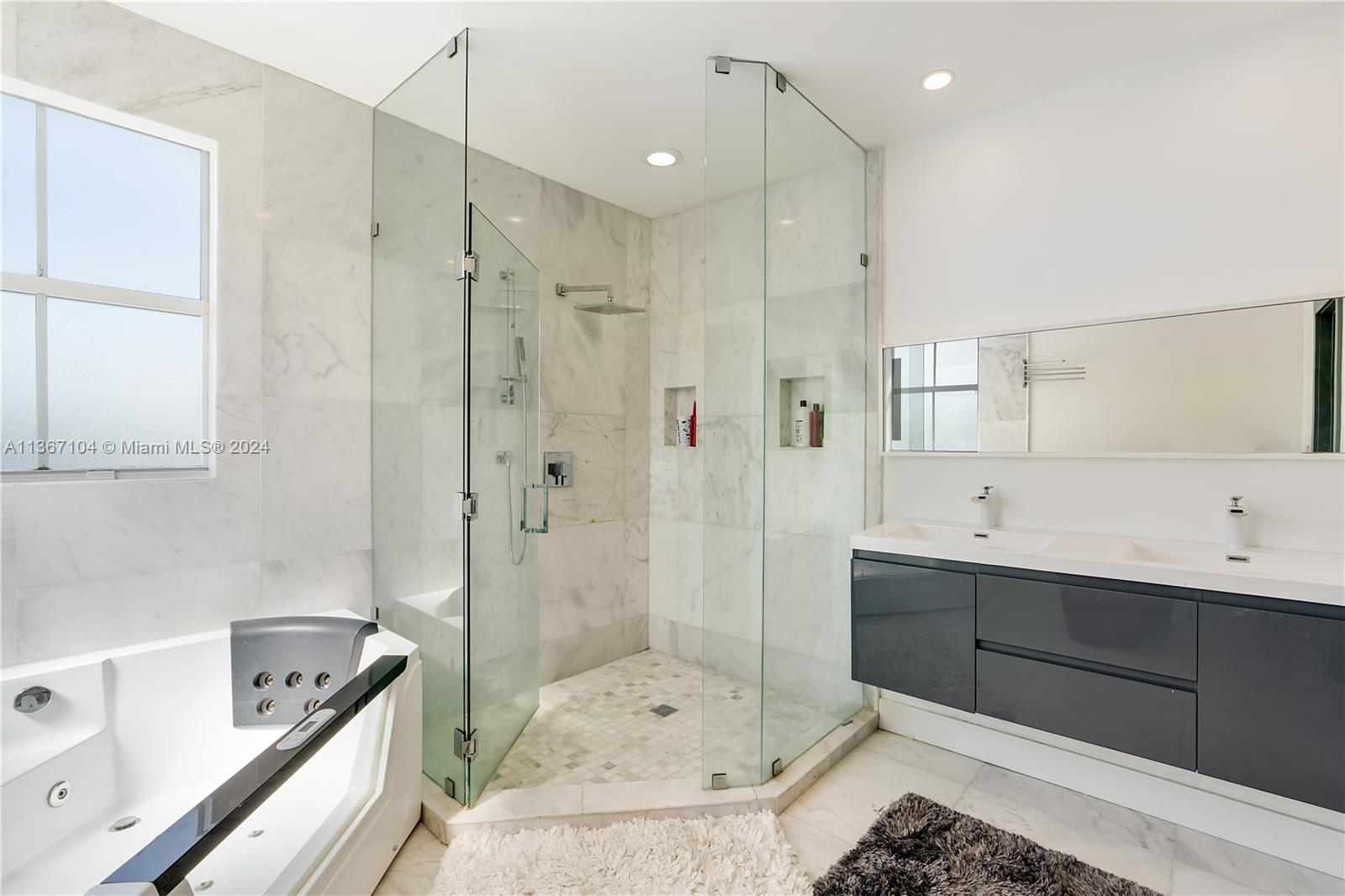 16431 SW 58th Ter, Miami, Florida 33193, 4 Bedrooms Bedrooms, ,3 BathroomsBathrooms,Residential,For Sale,16431 SW 58th Ter,A11367104