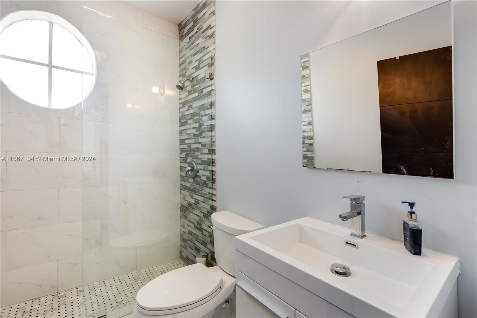 16431 SW 58th Ter, Miami, Florida 33193, 4 Bedrooms Bedrooms, ,3 BathroomsBathrooms,Residential,For Sale,16431 SW 58th Ter,A11367104