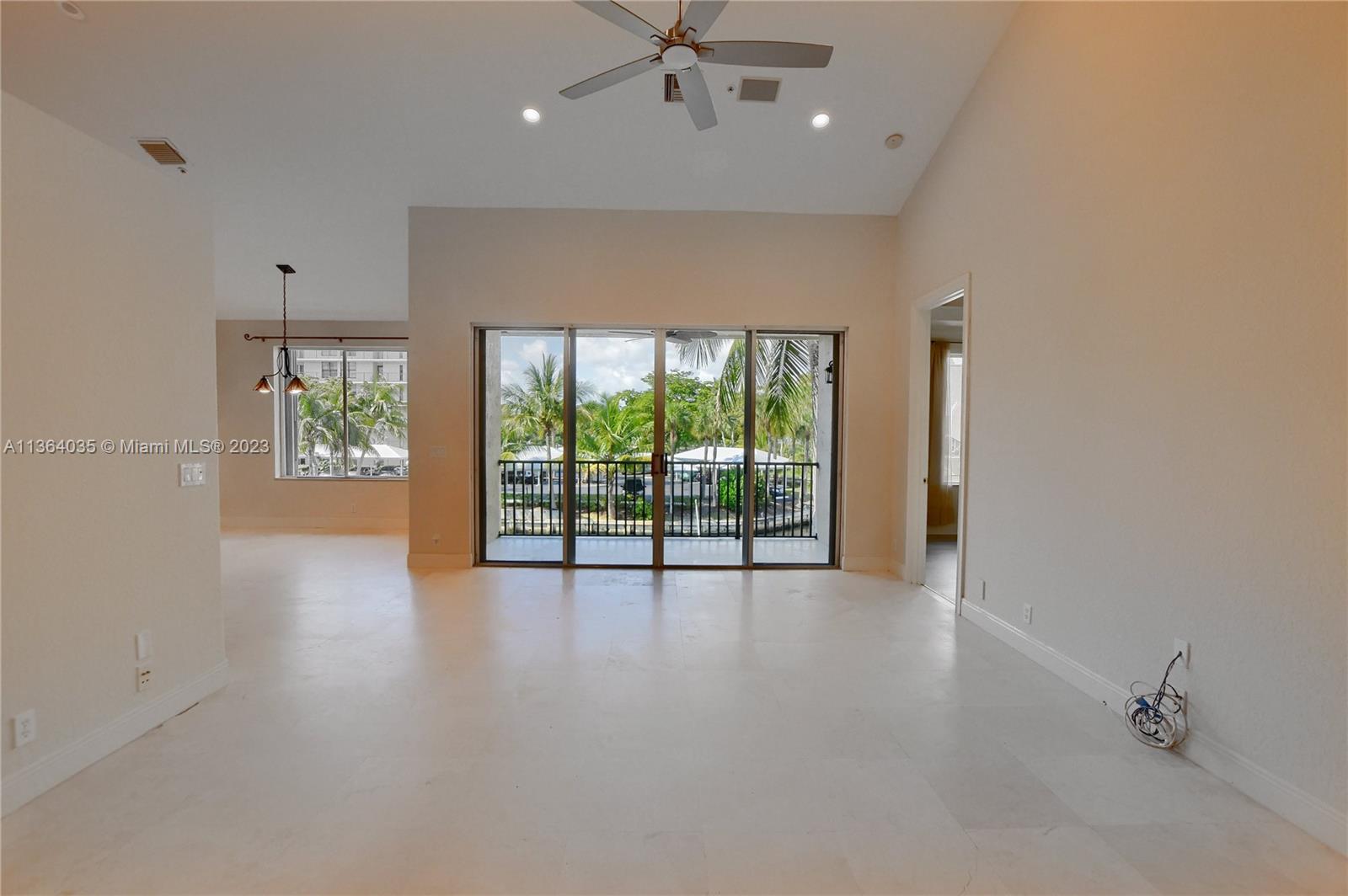 23 Royal Palm Way 16, Boca Raton, FL 33432, 3 Bedrooms Bedrooms, ,2 BathroomsBathrooms,Residential,For Sale,Royal Palm Way,A11364035