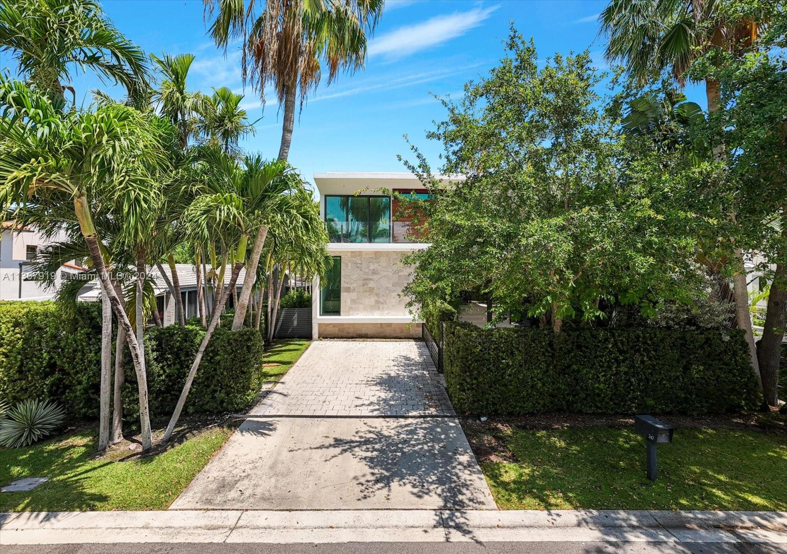 247 Palm Ave, Miami Beach, Florida 33139, 4 Bedrooms Bedrooms, ,4 BathroomsBathrooms,Residentiallease,For Rent,247 Palm Ave,A11367919