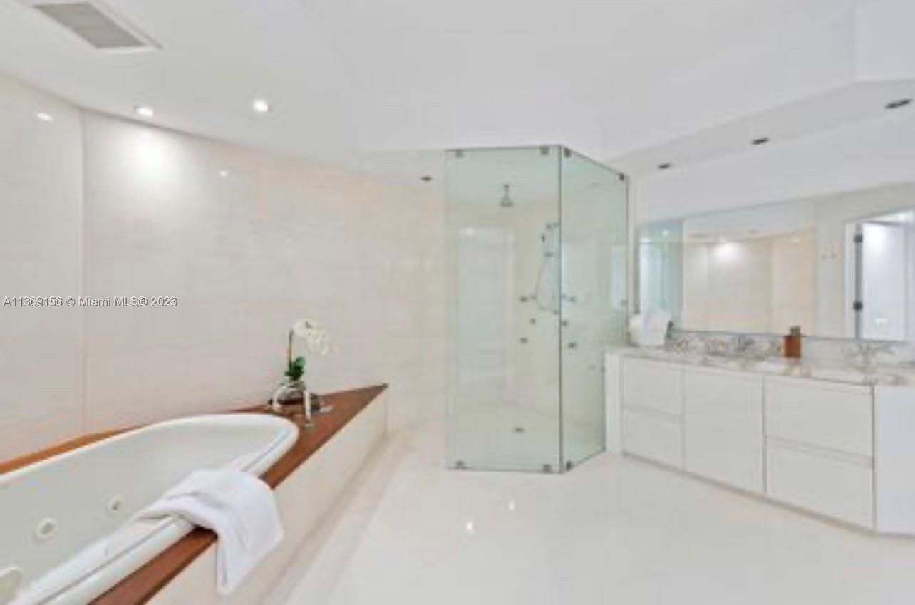 799 Crandon Blvd, Key Biscayne, FL, 33149 United States, 4 Bedrooms Bedrooms, ,5 BathroomsBathrooms,Residential,For Sale,Crandon Blvd,A11369156