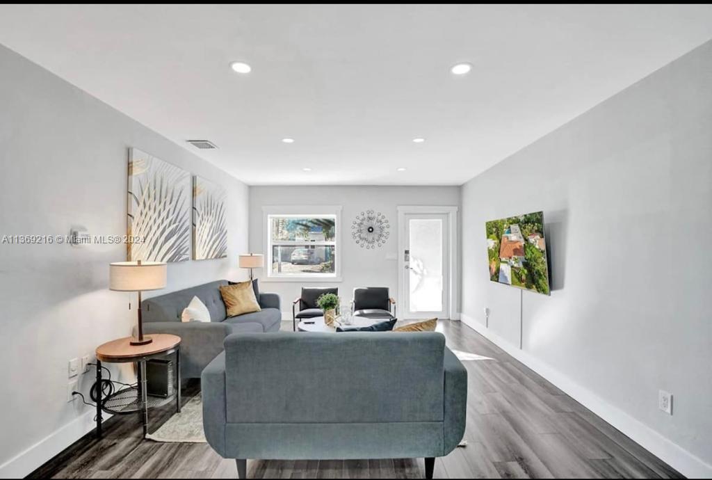 1431 Dewey St, Hollywood, Florida 33020, 6 Bedrooms Bedrooms, ,5 BathroomsBathrooms,Residential,For Sale,1431 Dewey St,A11369216