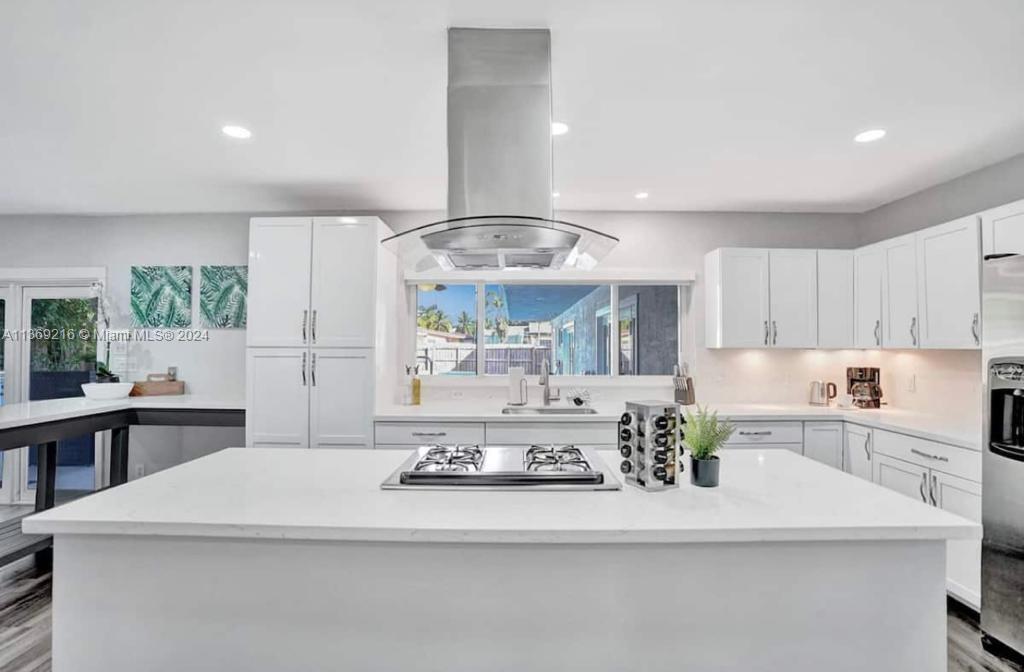 1431 Dewey St, Hollywood, Florida 33020, 6 Bedrooms Bedrooms, ,5 BathroomsBathrooms,Residential,For Sale,1431 Dewey St,A11369216