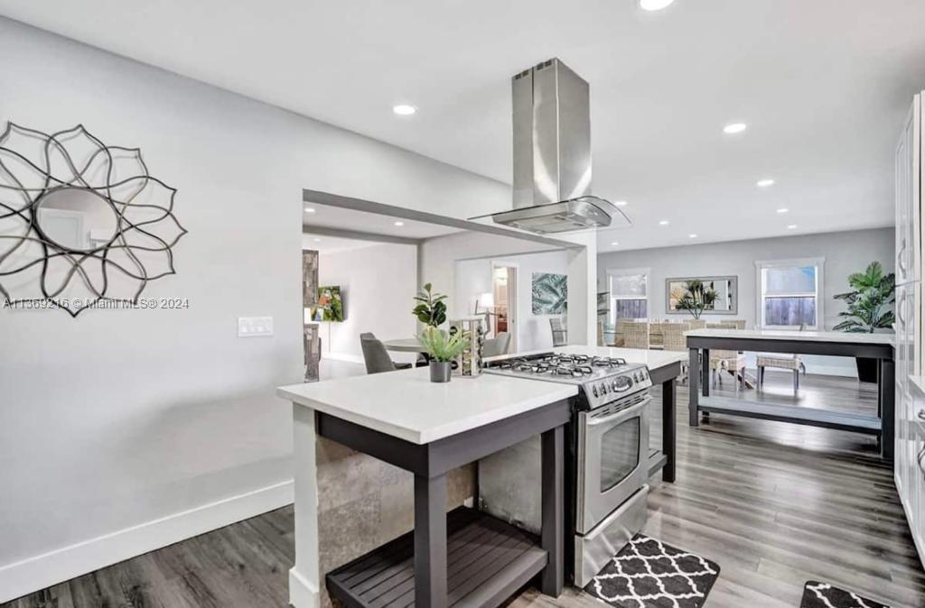 1431 Dewey St, Hollywood, Florida 33020, 6 Bedrooms Bedrooms, ,5 BathroomsBathrooms,Residential,For Sale,1431 Dewey St,A11369216