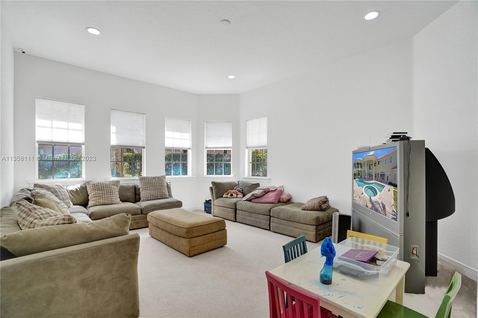 1130 Harbor Ct, Hollywood, FL, 33019 United States, 7 Bedrooms Bedrooms, ,7 BathroomsBathrooms,Residential,For Sale,Harbor Ct,A11358111