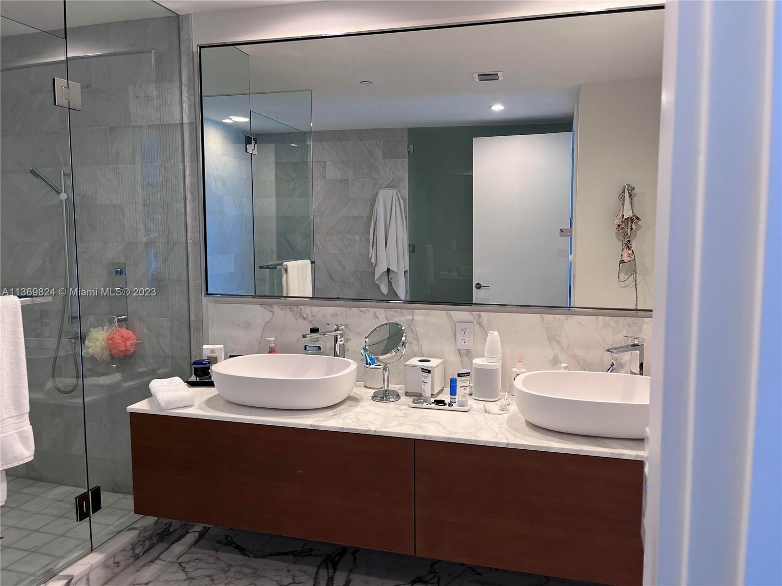 10201 Collins Ave, Bal Harbour, FL, 33154 United States, 2 Bedrooms Bedrooms, ,2 BathroomsBathrooms,Residential,For Sale,Collins Ave,A11369824