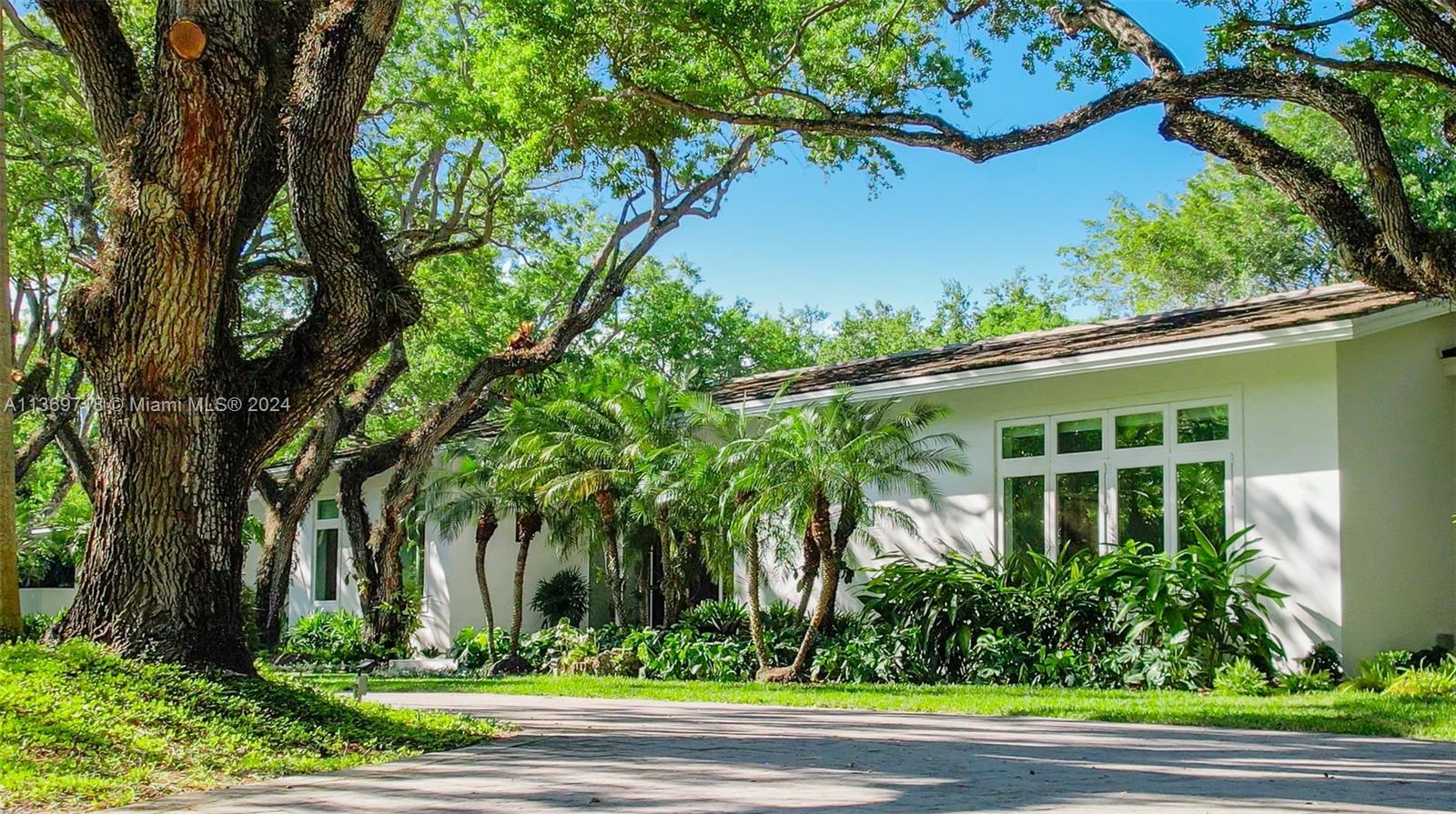 5501 Snapper Creek Rd, Coral Gables, FL, 33156 United States, 6 Bedrooms Bedrooms, ,6 BathroomsBathrooms,Residential,For Sale,Snapper Creek Rd,A11369718