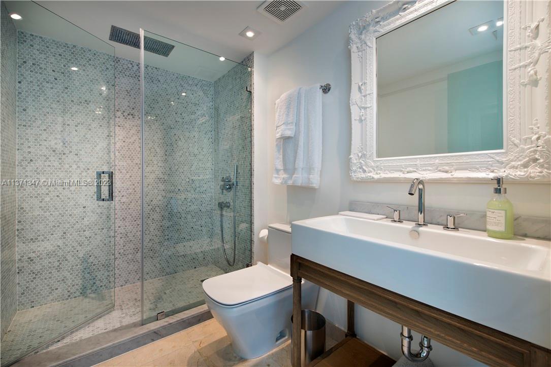 1000 Pointe Drive, Miami Beach, FL, 33139 United States, 3 Bedrooms Bedrooms, ,2 BathroomsBathrooms,Residential,For Sale,Pointe Drive,A11371347