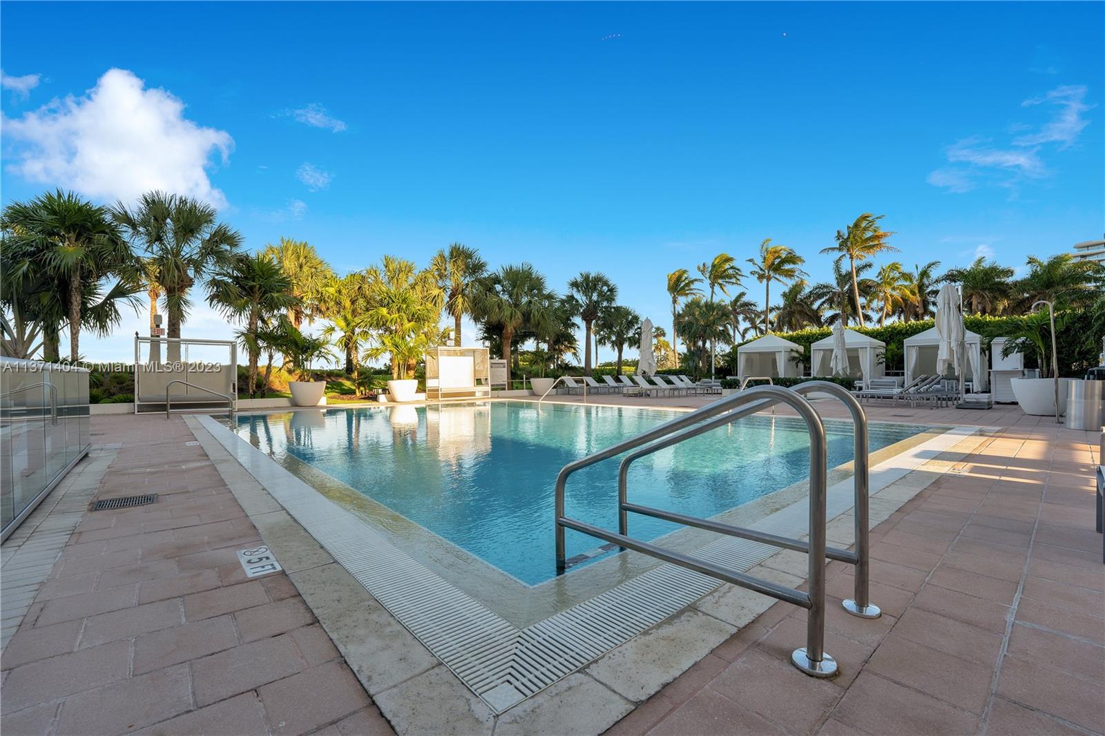 3737 Collins Ave S-1704, Miami Beach, Florida 33140, 2 Bedrooms Bedrooms, ,2 BathroomsBathrooms,Residential,For Sale,3737 Collins Ave S-1704,A11371404