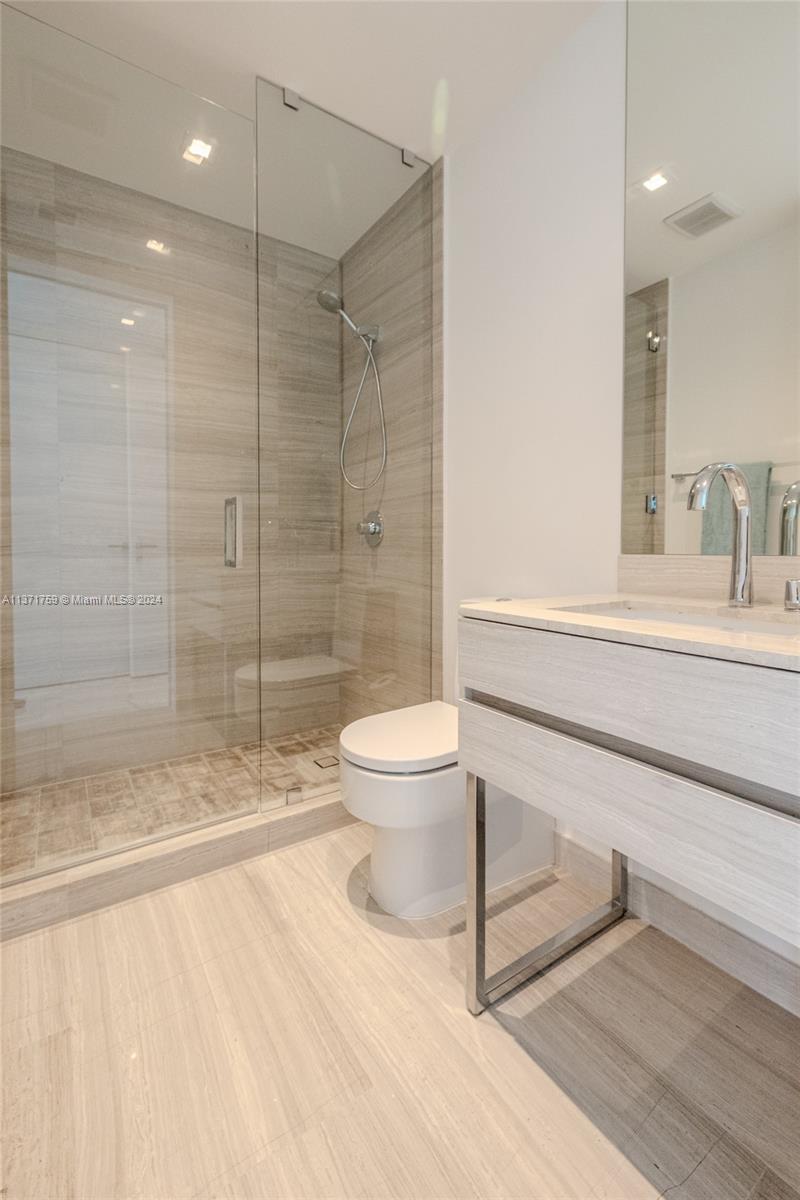 18975 Collins Ave, Sunny Isles Beach, FL, 33160 United States, 2 Bedrooms Bedrooms, ,2 BathroomsBathrooms,Residential,For Sale,Collins Ave,A11371759