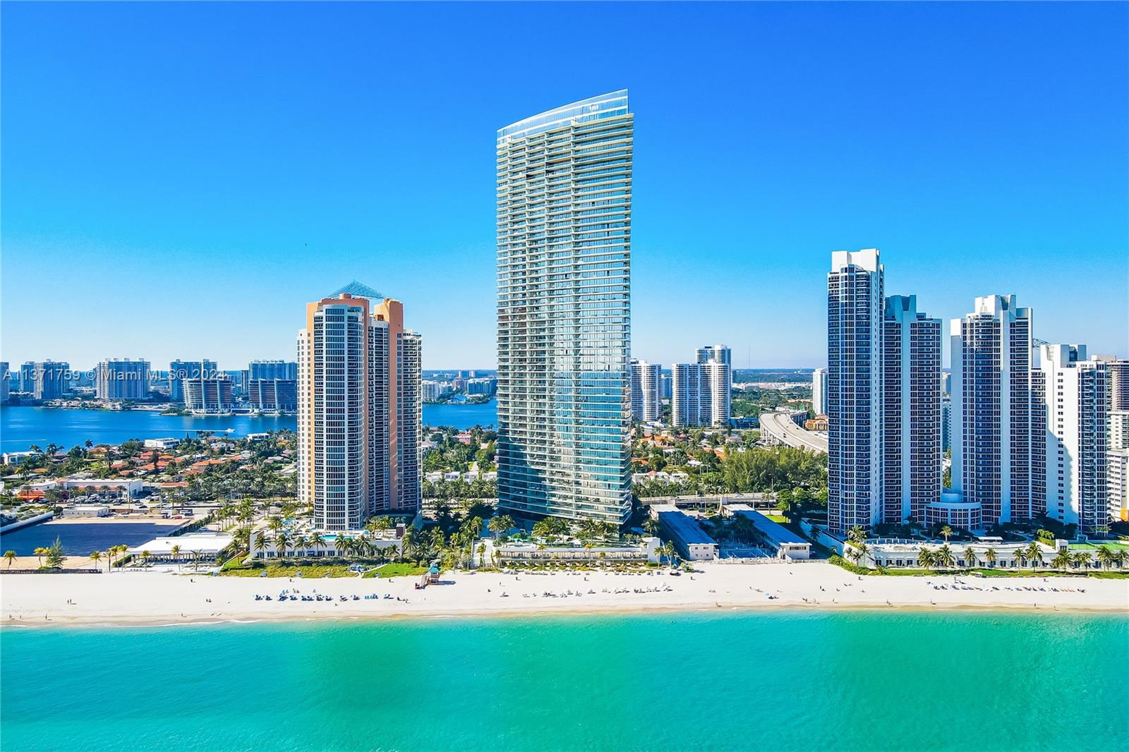 18975 Collins Ave, Sunny Isles Beach, FL, 33160 United States, 2 Bedrooms Bedrooms, ,2 BathroomsBathrooms,Residential,For Sale,Collins Ave,A11371759
