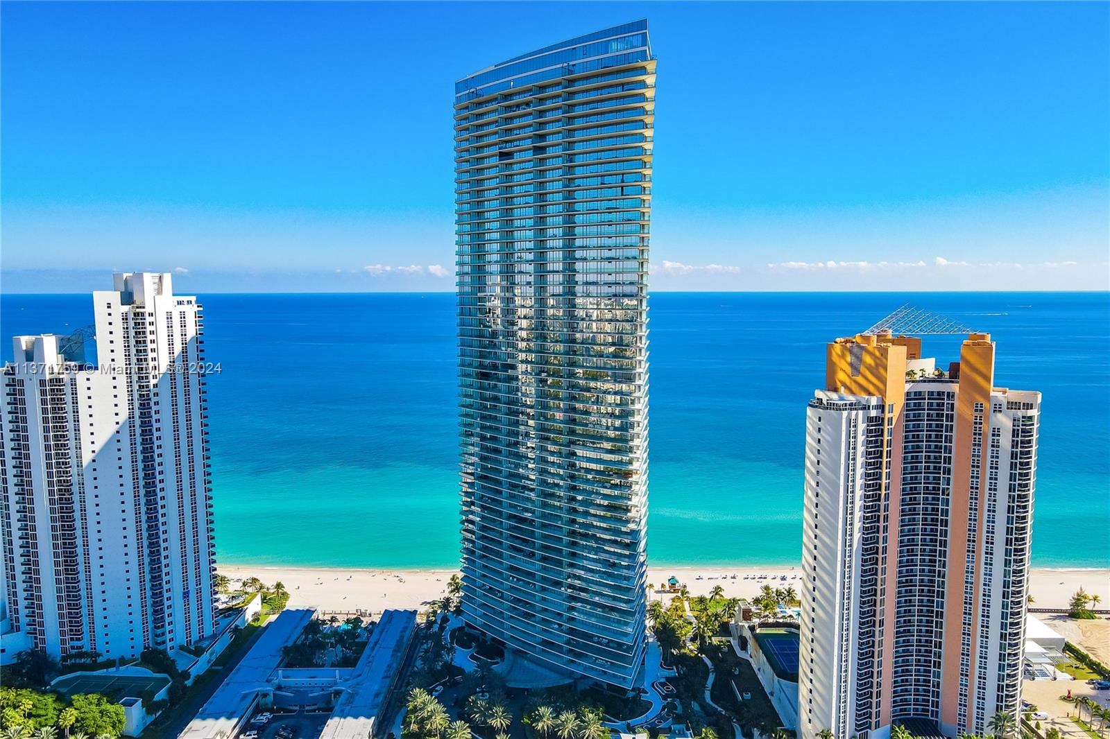 18975 Collins Ave, Sunny Isles Beach, FL, 33160 United States, 2 Bedrooms Bedrooms, ,2 BathroomsBathrooms,Residential,For Sale,Collins Ave,A11371759