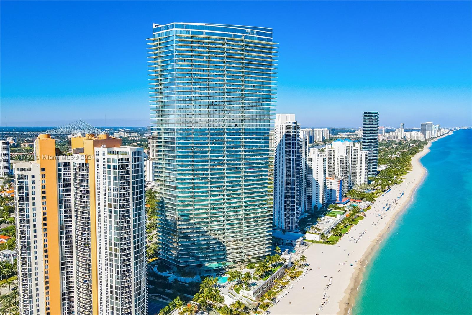 18975 Collins Ave, Sunny Isles Beach, FL, 33160 United States, 2 Bedrooms Bedrooms, ,2 BathroomsBathrooms,Residential,For Sale,Collins Ave,A11371759