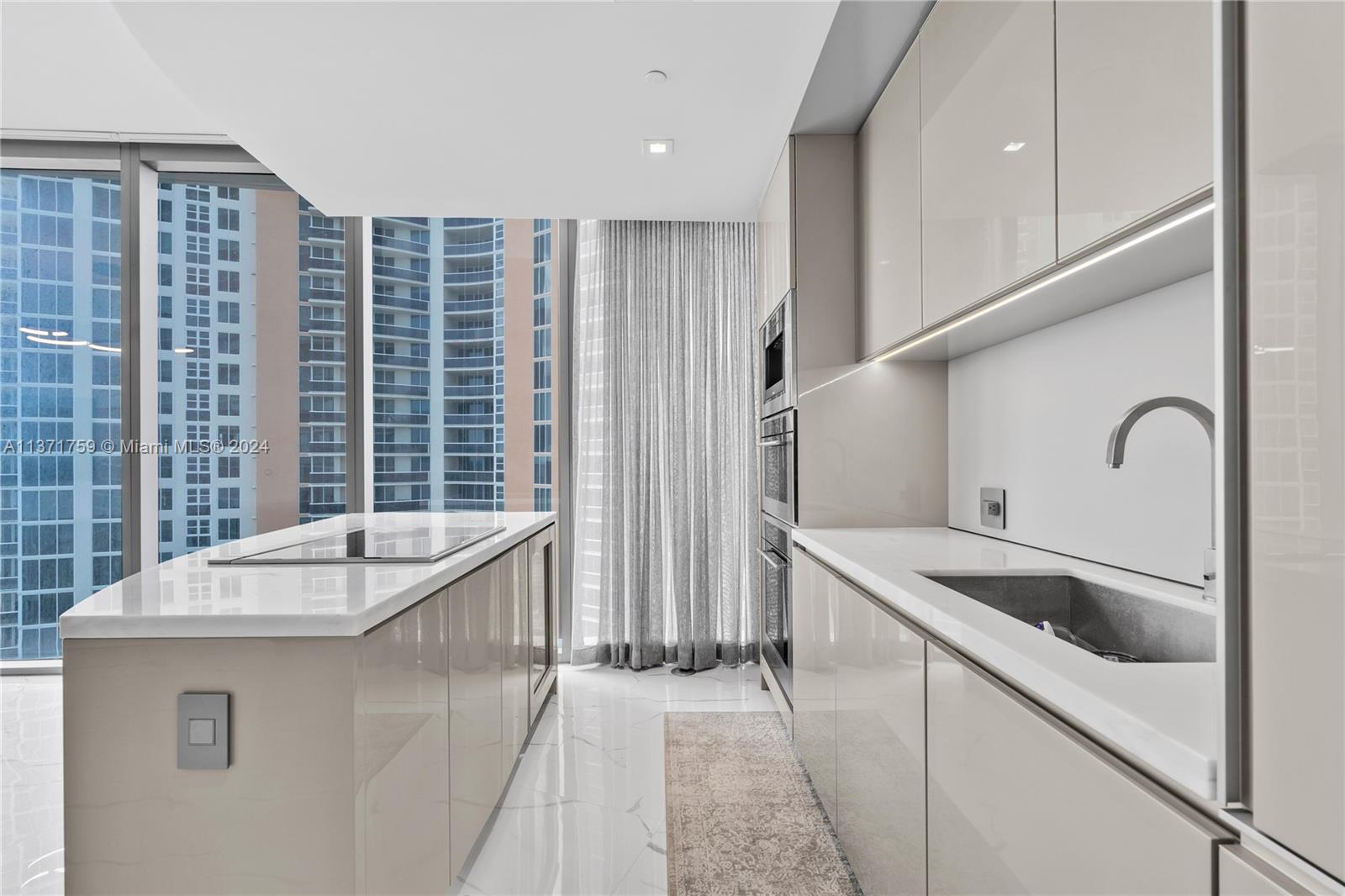 18975 Collins Ave, Sunny Isles Beach, FL, 33160 United States, 2 Bedrooms Bedrooms, ,2 BathroomsBathrooms,Residential,For Sale,Collins Ave,A11371759