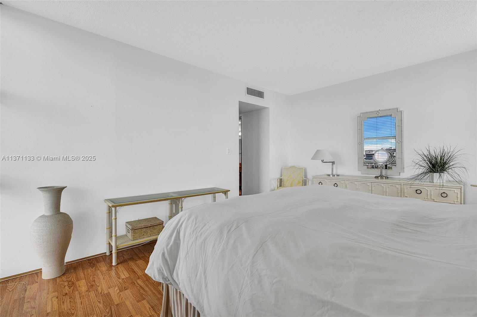 20335 W Country Club Dr 1109, Aventura, FL 33180, 2 Bedrooms Bedrooms, ,2 BathroomsBathrooms,Residential,For Sale,Country Club Dr,A11371133