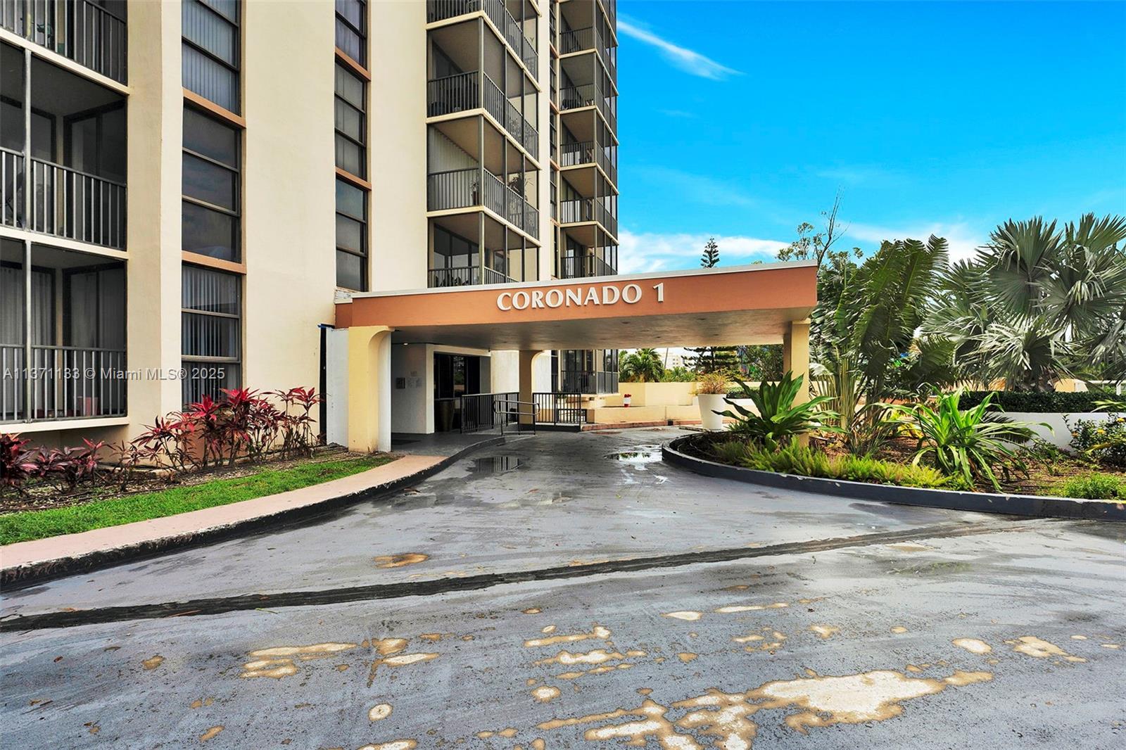 20335 W Country Club Dr 1109, Aventura, FL 33180, 2 Bedrooms Bedrooms, ,2 BathroomsBathrooms,Residential,For Sale,Country Club Dr,A11371133