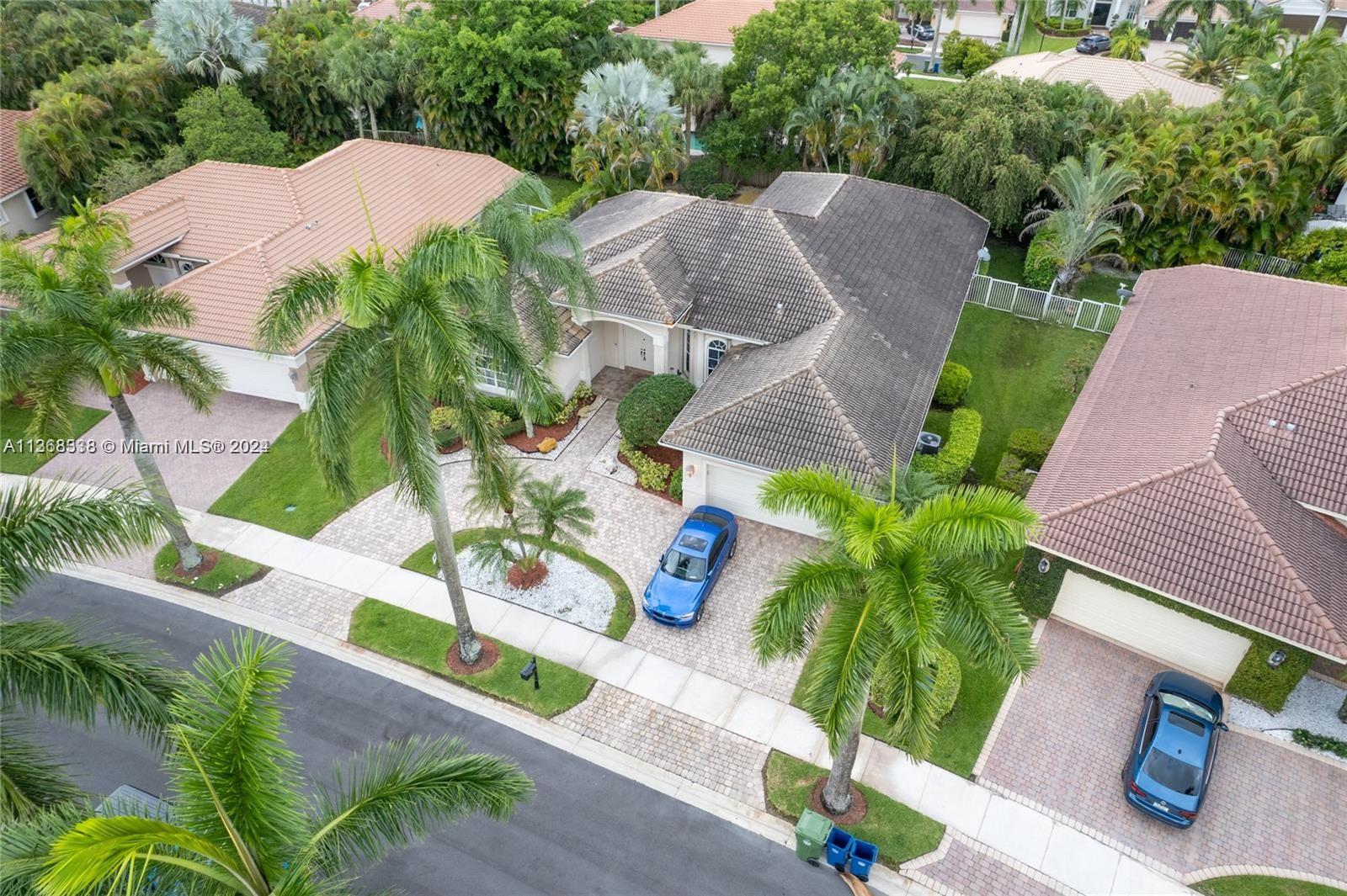 1807 Victoria Pointe Cir, Weston, FL, 33327 United States, 4 Bedrooms Bedrooms, ,3 BathroomsBathrooms,Residential,For Sale,Victoria Pointe Cir,A11368338