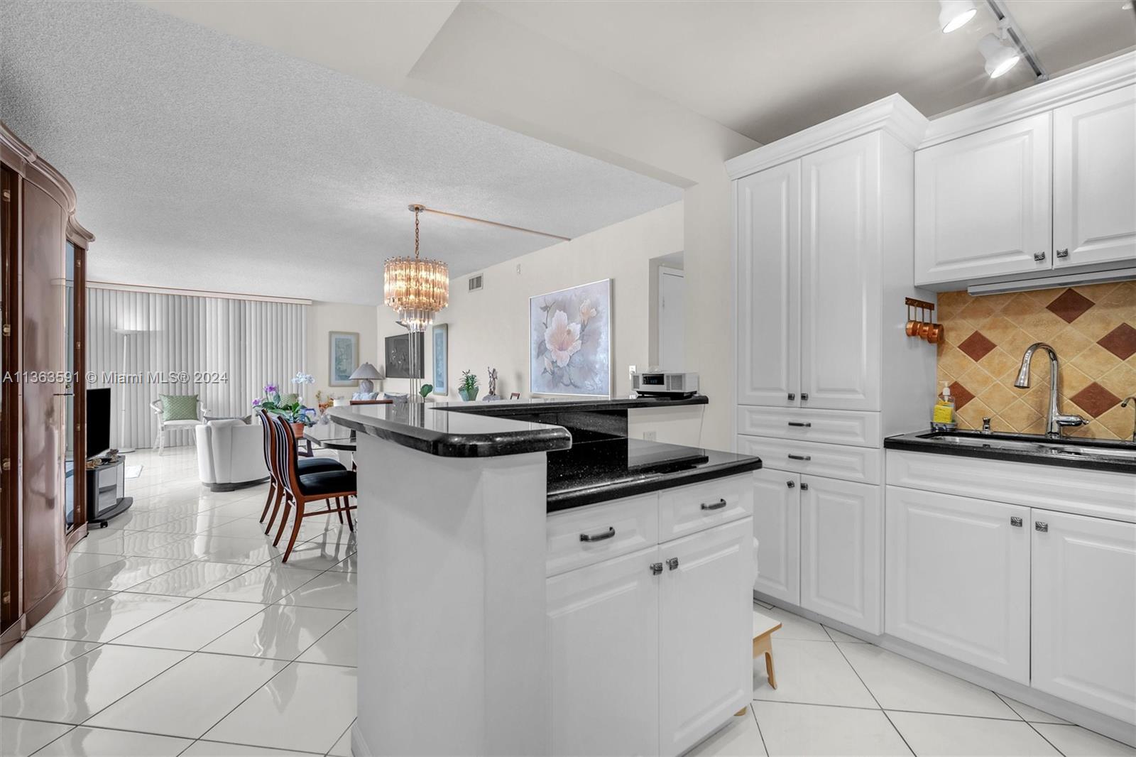 3625 Country Club Dr, Aventura, FL, 33180 United States, 2 Bedrooms Bedrooms, ,2 BathroomsBathrooms,Residential,For Sale,Country Club Dr,A11363591