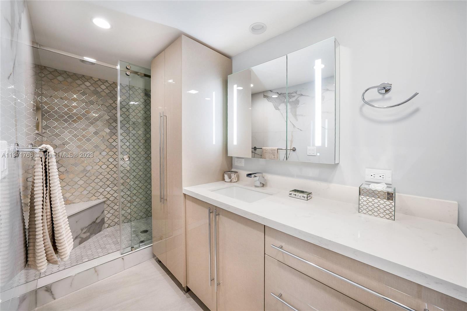 2100 Ocean Ln, Fort Lauderdale, FL, 33316 United States, 2 Bedrooms Bedrooms, ,2 BathroomsBathrooms,Residential,For Sale,Ocean Ln,A11371766