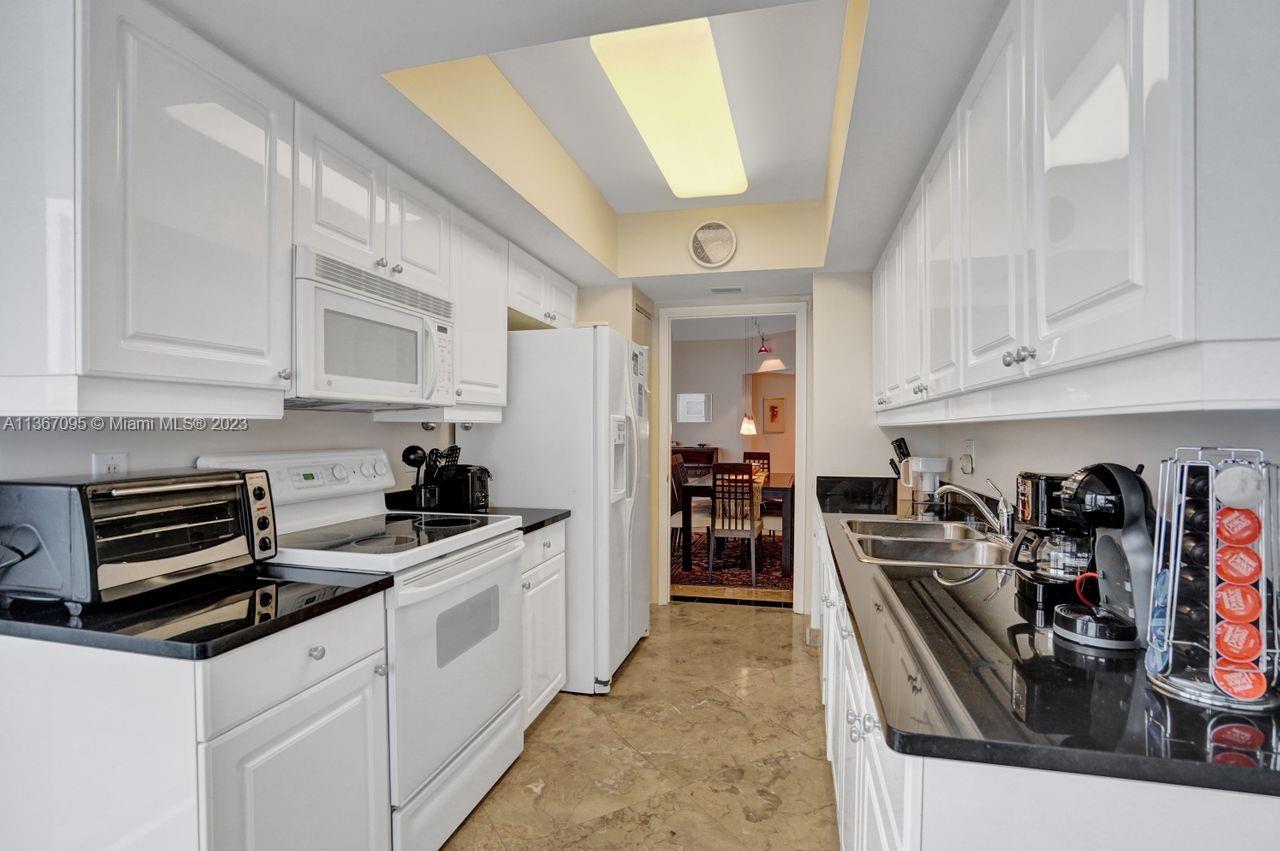 21055 Yacht Club Dr, Aventura, FL, 33180 United States, 3 Bedrooms Bedrooms, ,2 BathroomsBathrooms,Residential,For Sale,Yacht Club Dr,A11367095