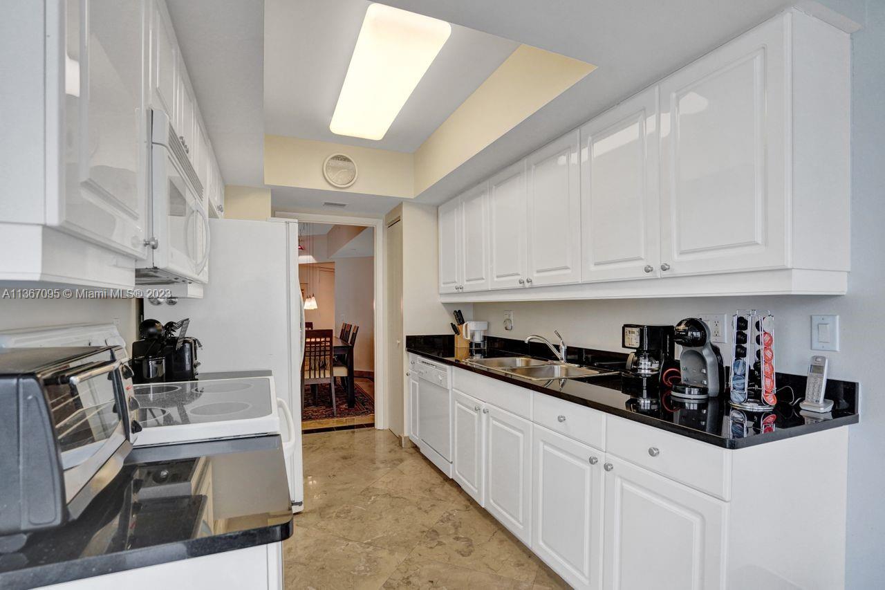 21055 Yacht Club Dr, Aventura, FL, 33180 United States, 3 Bedrooms Bedrooms, ,2 BathroomsBathrooms,Residential,For Sale,Yacht Club Dr,A11367095