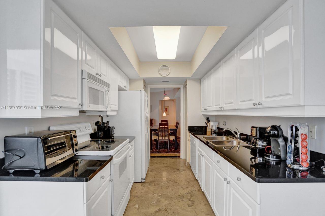 21055 Yacht Club Dr, Aventura, FL, 33180 United States, 3 Bedrooms Bedrooms, ,2 BathroomsBathrooms,Residential,For Sale,Yacht Club Dr,A11367095