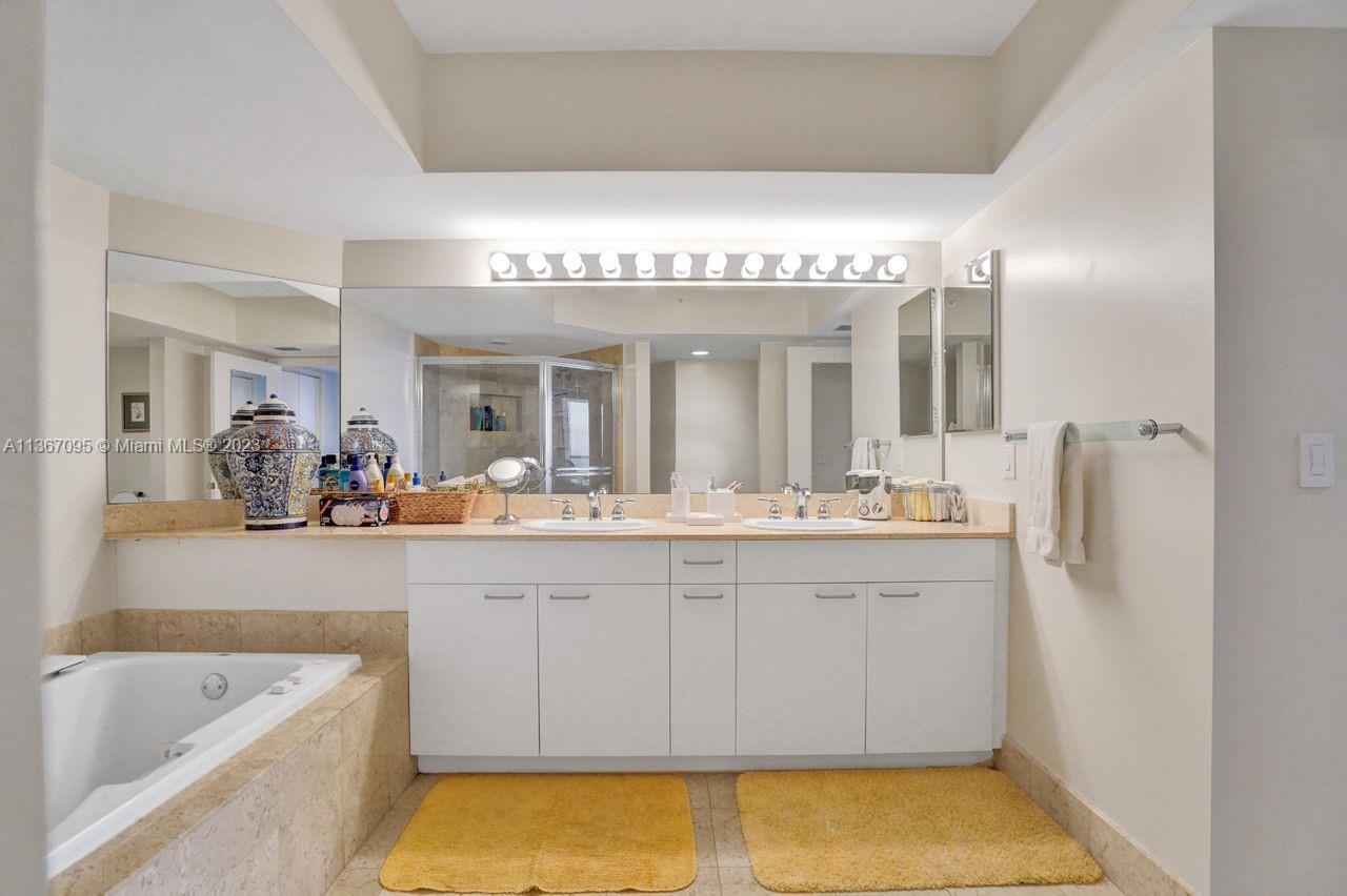 21055 Yacht Club Dr, Aventura, FL, 33180 United States, 3 Bedrooms Bedrooms, ,2 BathroomsBathrooms,Residential,For Sale,Yacht Club Dr,A11367095