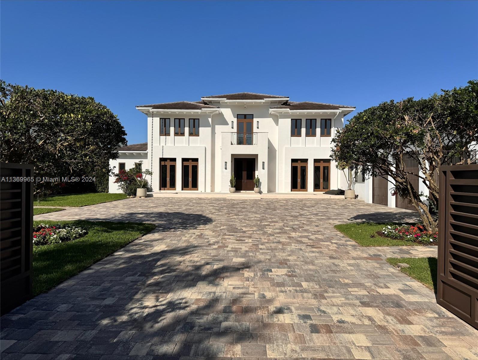 9050 63rd Ct, Pinecrest, FL, 33156 United States, 8 Bedrooms Bedrooms, ,9 BathroomsBathrooms,Residential,For Sale,63rd Ct,A11369965