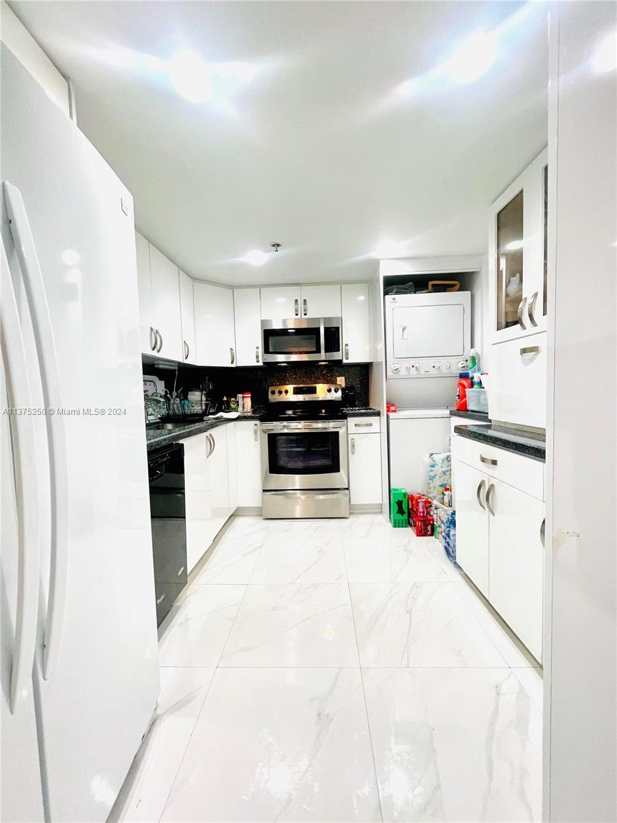 Brand New White Kitchen and Appliances