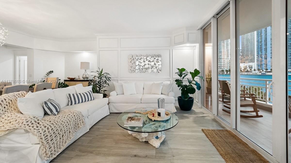 848 Brickell Key Dr, Miami, FL, 33131 United States, 4 Bedrooms Bedrooms, ,4 BathroomsBathrooms,Residential,For Sale,Brickell Key Dr,A11378003