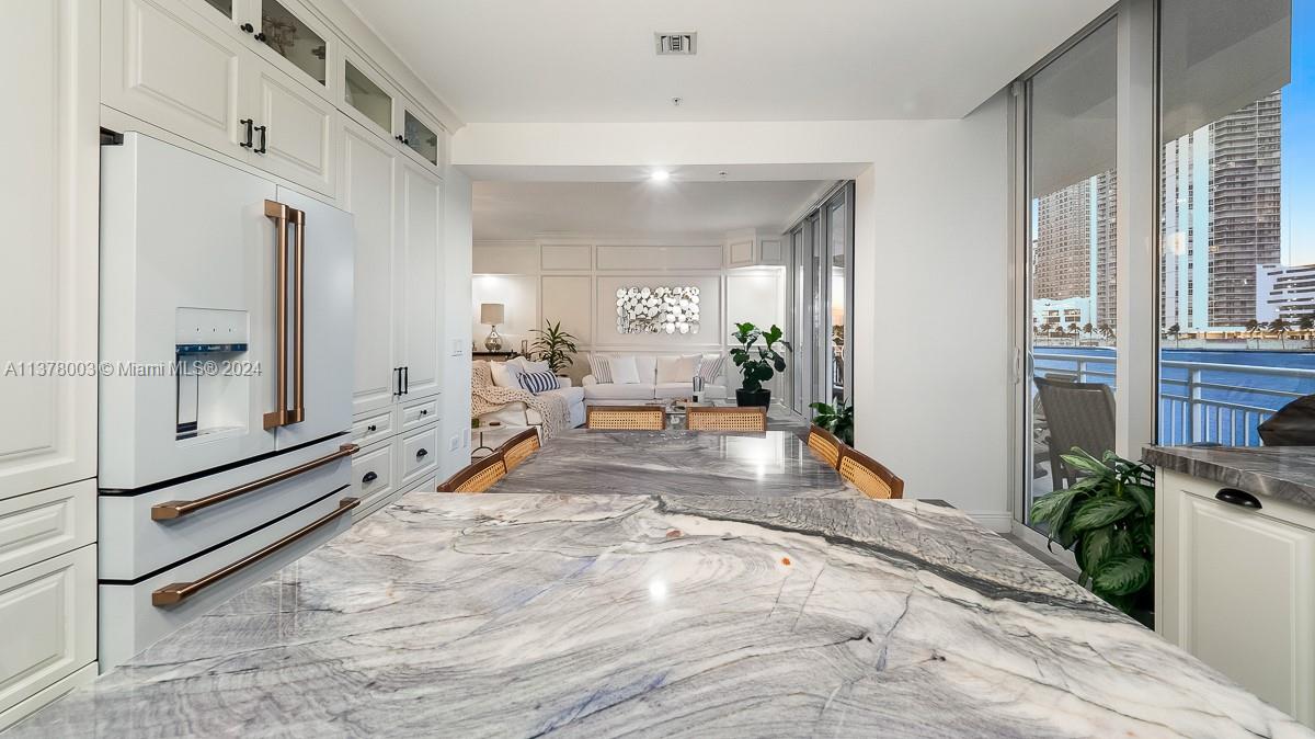 848 Brickell Key Dr, Miami, FL, 33131 United States, 4 Bedrooms Bedrooms, ,4 BathroomsBathrooms,Residential,For Sale,Brickell Key Dr,A11378003