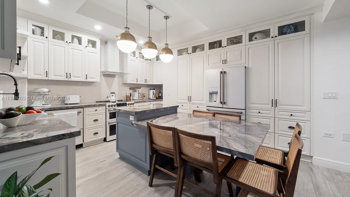 848 Brickell Key Dr, Miami, FL, 33131 United States, 4 Bedrooms Bedrooms, ,4 BathroomsBathrooms,Residential,For Sale,Brickell Key Dr,A11378003