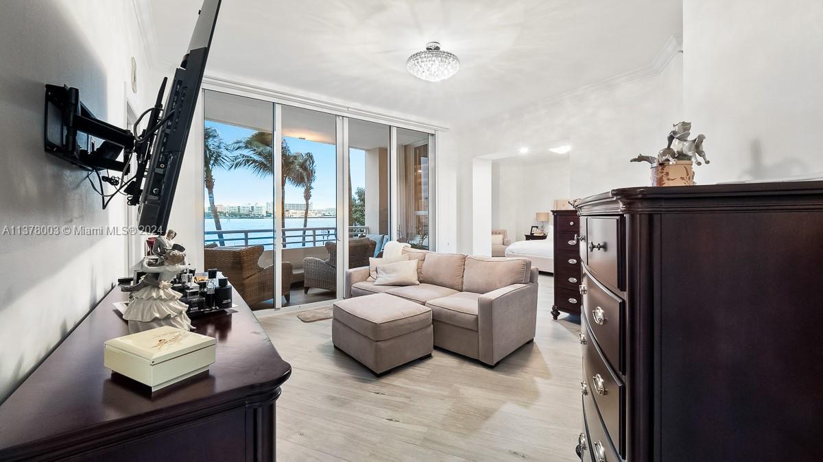 848 Brickell Key Dr, Miami, FL, 33131 United States, 4 Bedrooms Bedrooms, ,4 BathroomsBathrooms,Residential,For Sale,Brickell Key Dr,A11378003