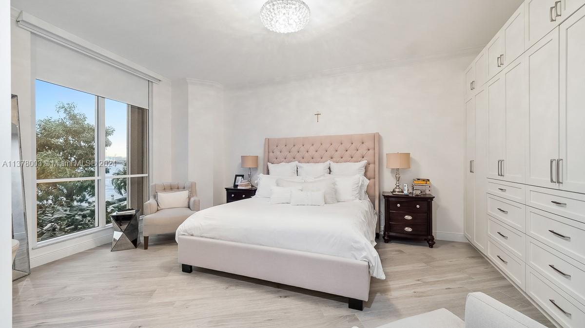 848 Brickell Key Dr, Miami, FL, 33131 United States, 4 Bedrooms Bedrooms, ,4 BathroomsBathrooms,Residential,For Sale,Brickell Key Dr,A11378003