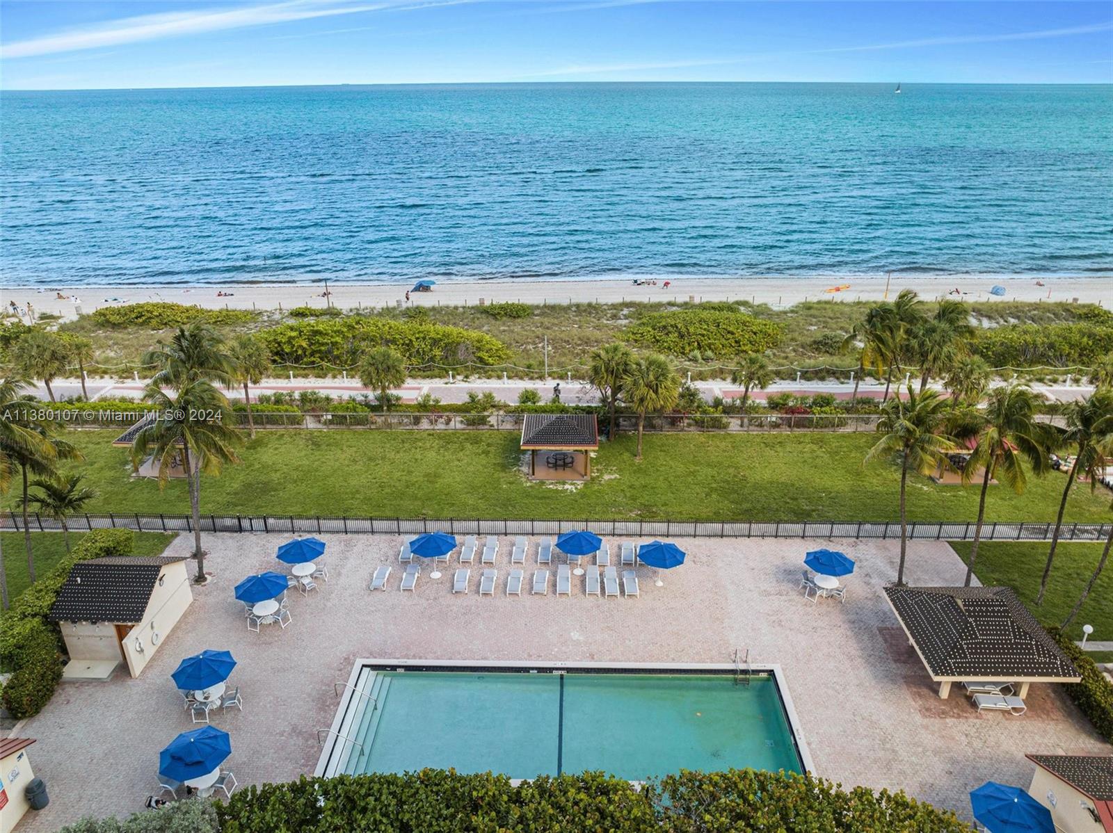 2555 Collins Ave 1706, Miami Beach, Florida 33140, 2 Bedrooms Bedrooms, ,2 BathroomsBathrooms,Residentiallease,For Rent,2555 Collins Ave 1706,A11380107