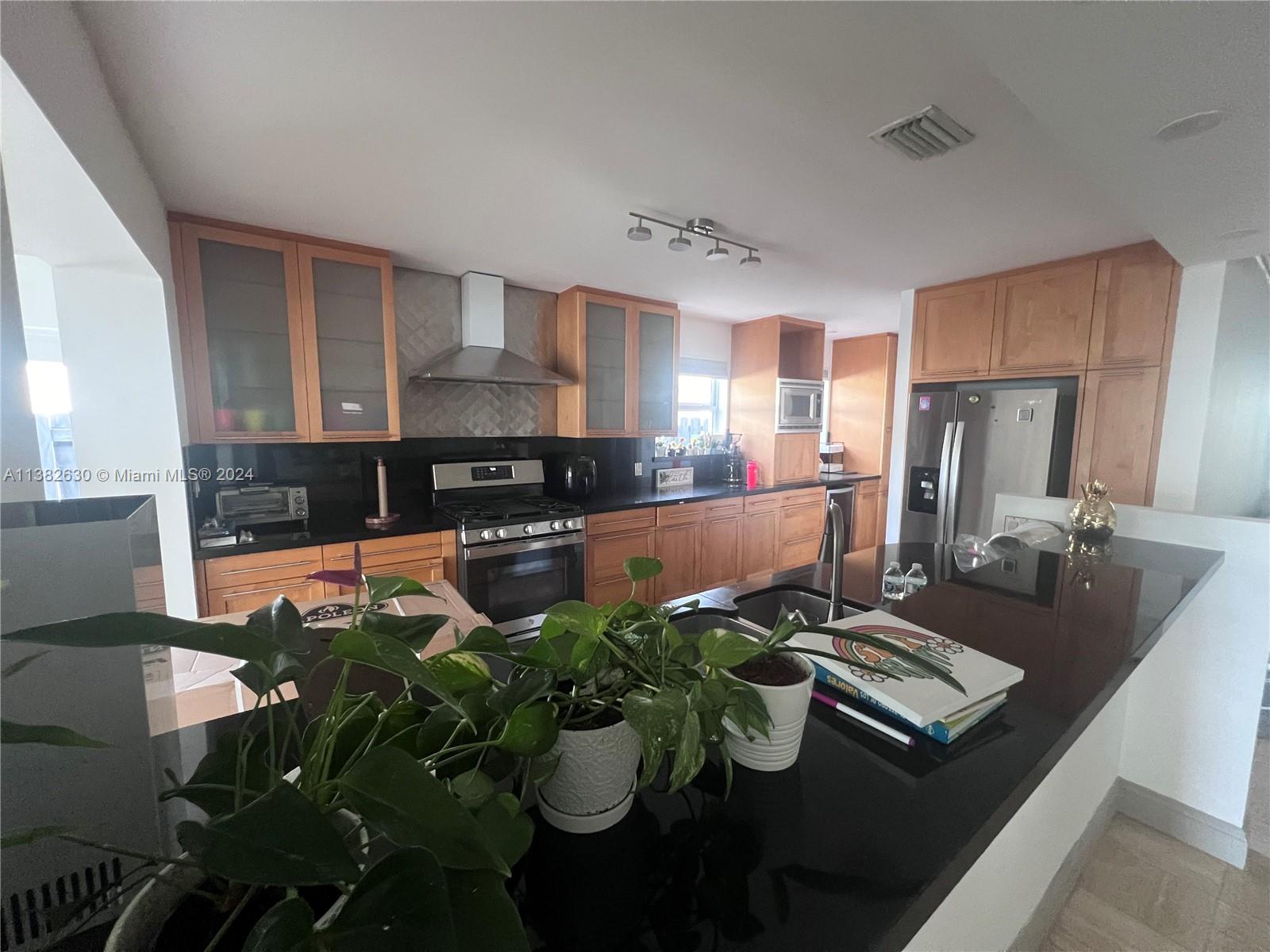 1430 Stillwater Dr 1, Miami Beach, Florida 33141, 4 Bedrooms Bedrooms, ,4 BathroomsBathrooms,Residentiallease,For Rent,1430 Stillwater Dr 1,A11382630