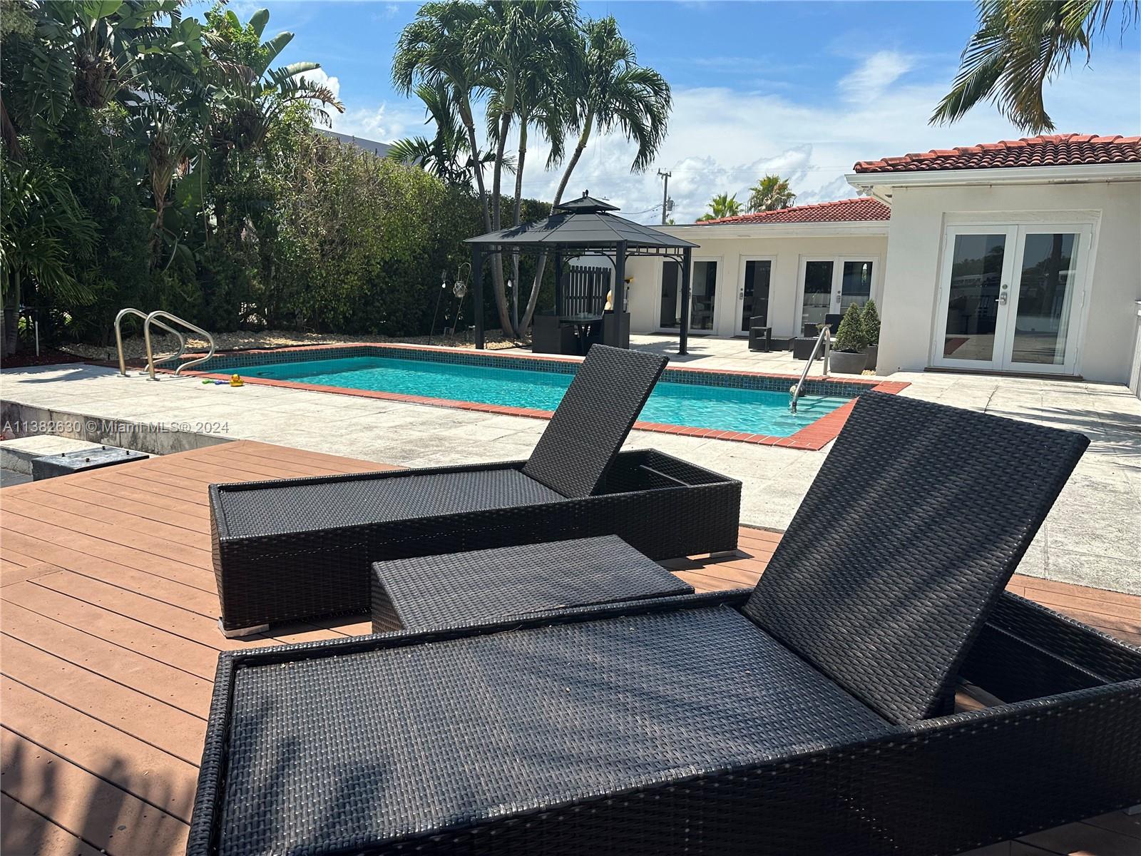 1430 Stillwater Dr 1, Miami Beach, Florida 33141, 4 Bedrooms Bedrooms, ,4 BathroomsBathrooms,Residentiallease,For Rent,1430 Stillwater Dr 1,A11382630
