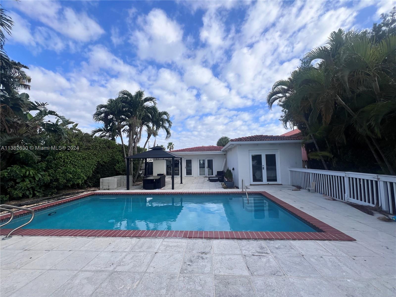 1430 Stillwater Dr 1, Miami Beach, Florida 33141, 4 Bedrooms Bedrooms, ,4 BathroomsBathrooms,Residentiallease,For Rent,1430 Stillwater Dr 1,A11382630