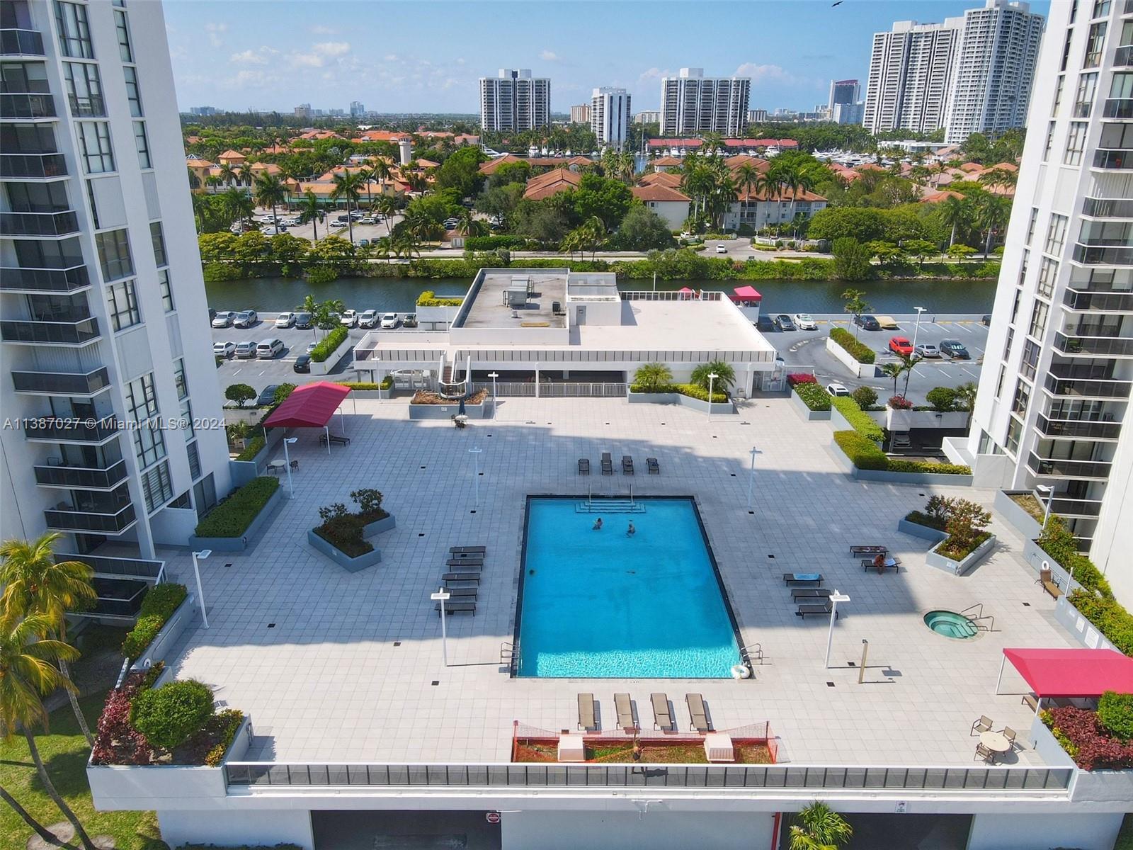 3625 N Country Club Dr 2010, Aventura, Florida 33180, 2 Bedrooms Bedrooms, ,2 BathroomsBathrooms,Residential,For Sale,3625 N Country Club Dr 2010,A11387027