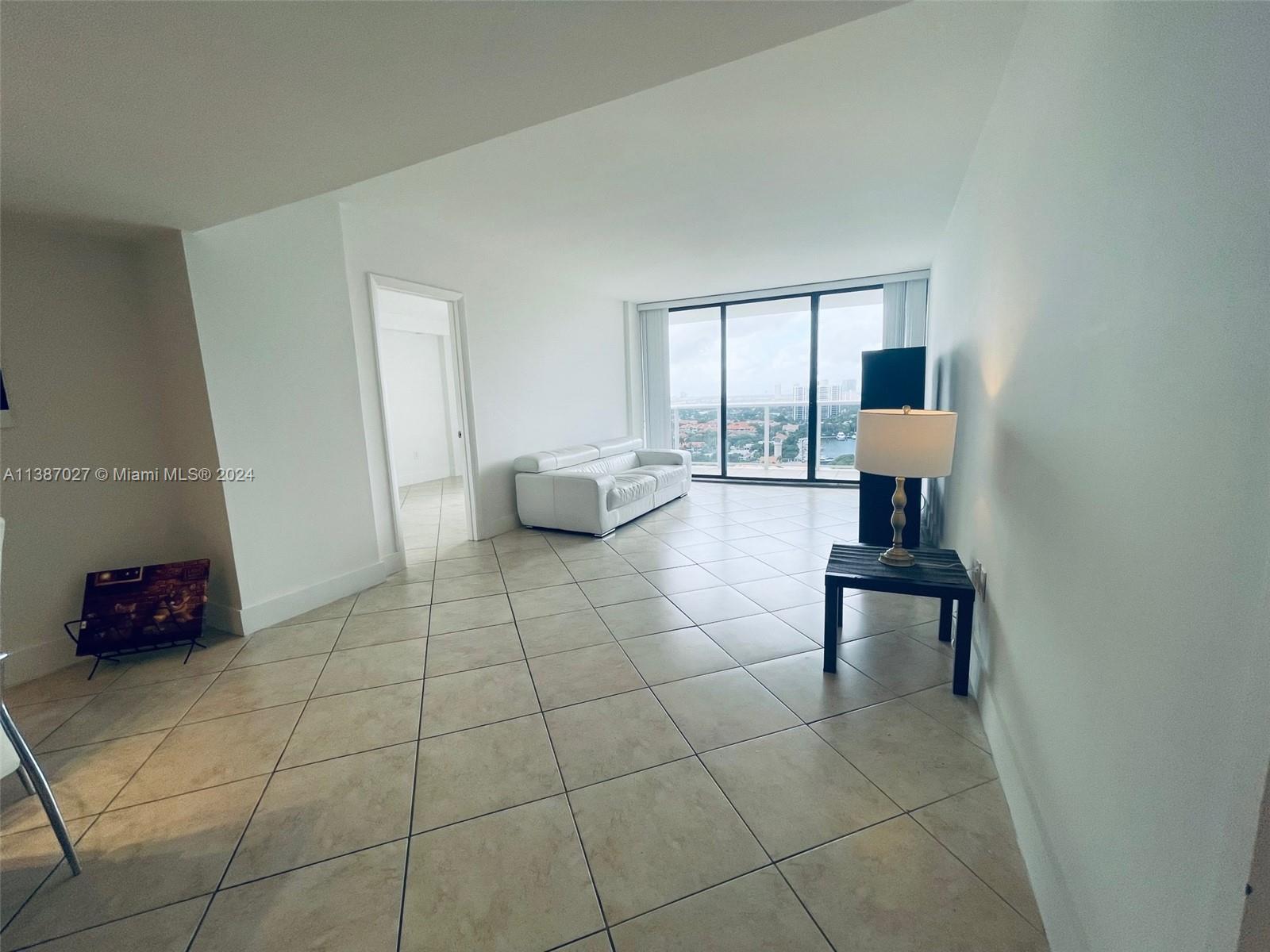 3625 N Country Club Dr 2010, Aventura, Florida 33180, 2 Bedrooms Bedrooms, ,2 BathroomsBathrooms,Residential,For Sale,3625 N Country Club Dr 2010,A11387027