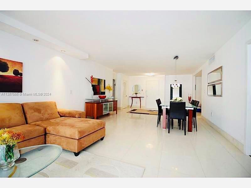 9801 Collins Ave 17T, Bal Harbour, Florida 33154, 2 Bedrooms Bedrooms, ,2 BathroomsBathrooms,Residentiallease,For Rent,9801 Collins Ave 17T,A11387566