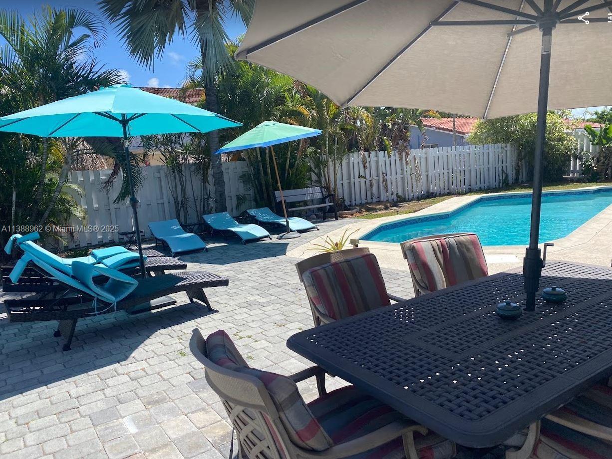 1690 NE 25th Ave, Pompano Beach, Florida 33062, 5 Bedrooms Bedrooms, ,3 BathroomsBathrooms,Residentiallease,For Rent,1690 NE 25th Ave,A11388962